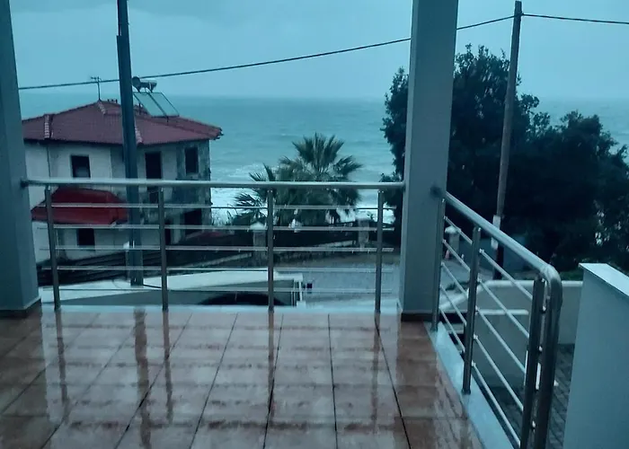 Comfortable House With Sea And Mountain Views *